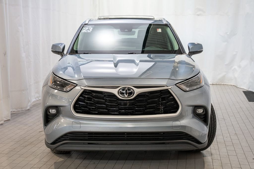 Used 2023 Toyota Highlander XLE image 2