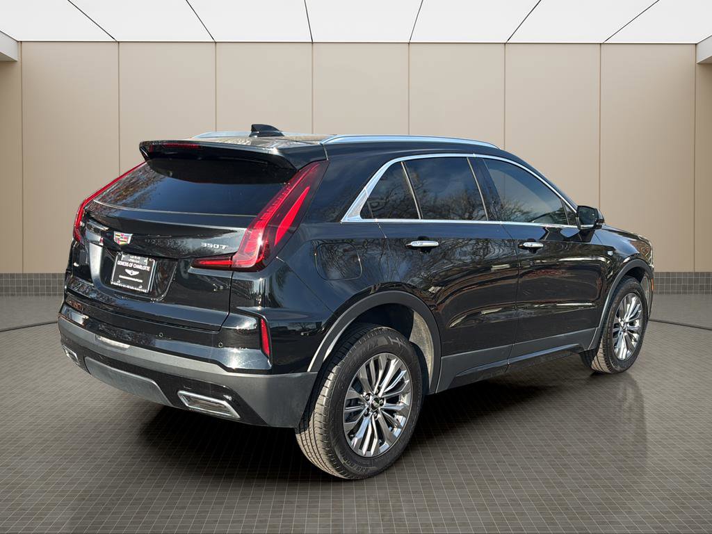 Used 2024 Cadillac XT4 Premium Luxury image 5