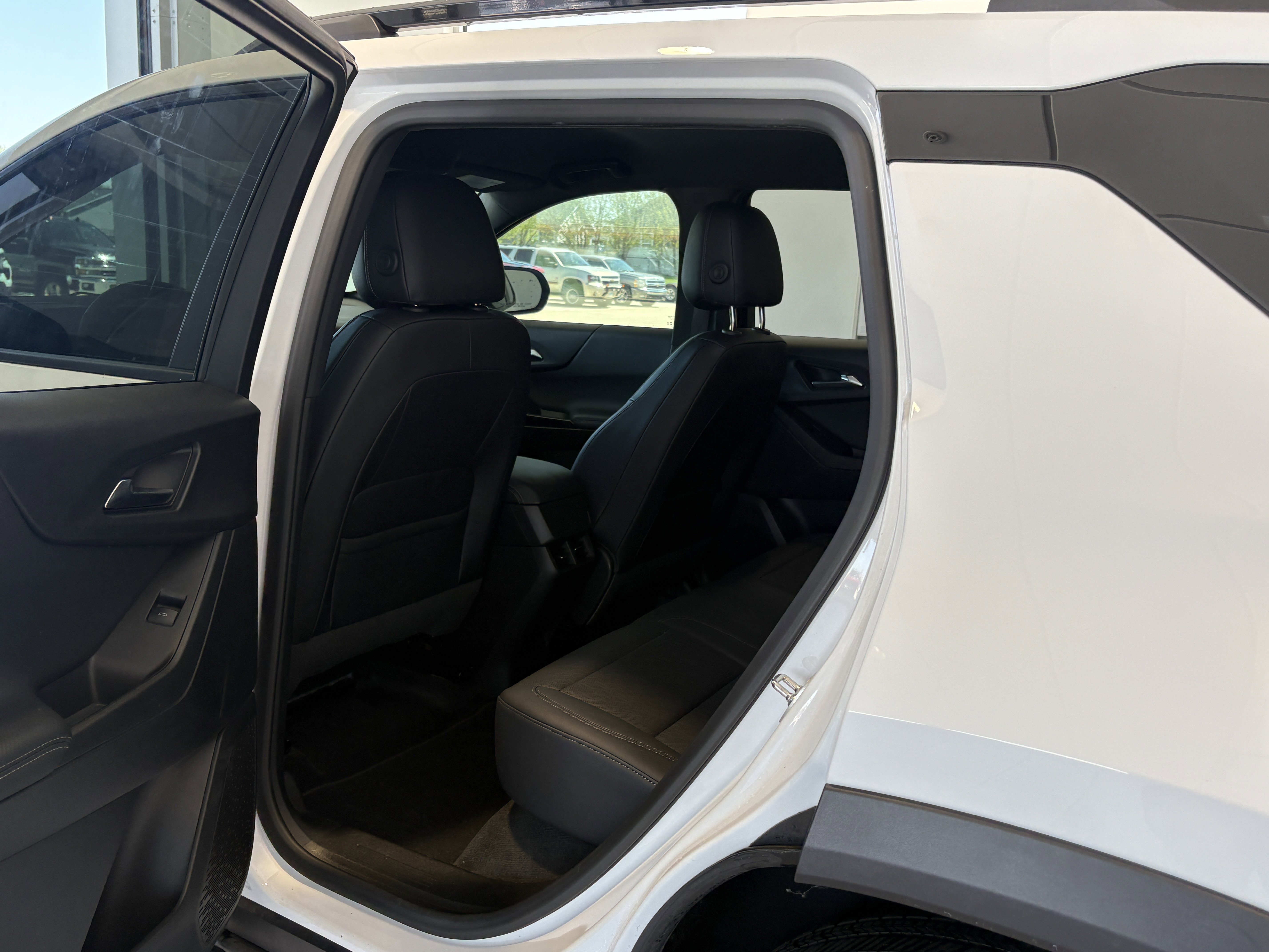 Used 2025 Chevrolet Equinox LT w/ Convenience Package II FWD image 20
