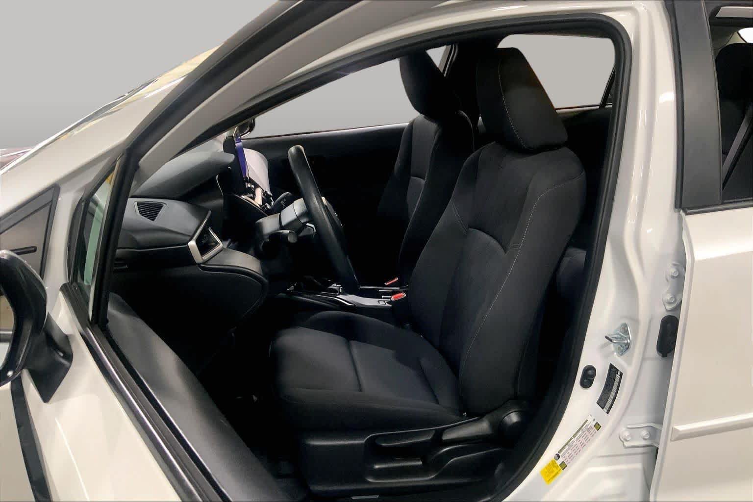 Used 2025 Toyota Corolla LE FWD image 8