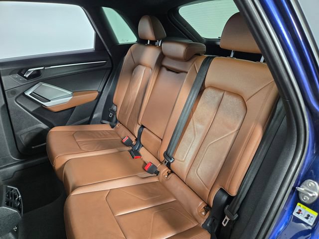 Used 2022 Audi Q3 2.0T Premium w/ Convenience Package AWD/4WD image 17