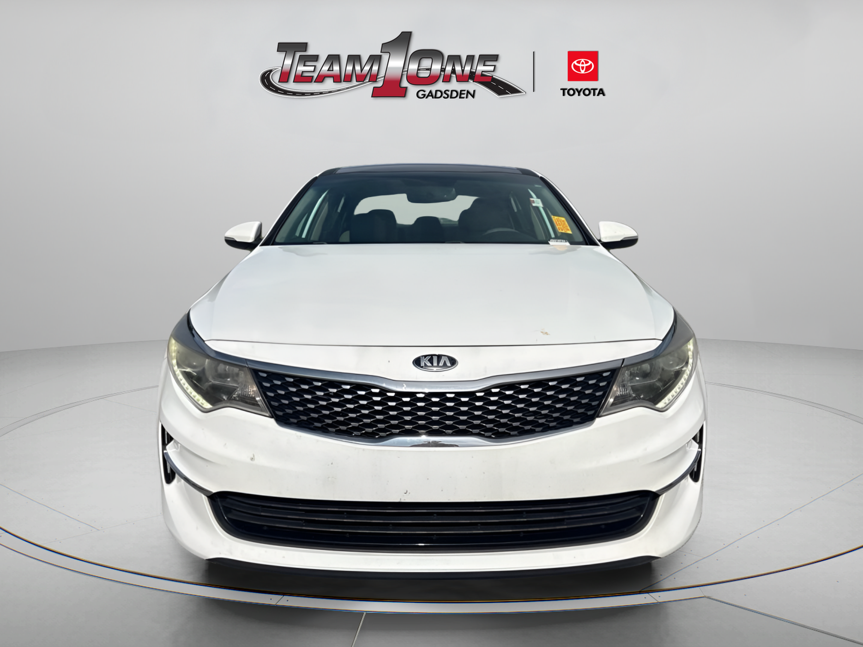 Used 2018 Kia Optima EX w/ Premium Package FWD image 2