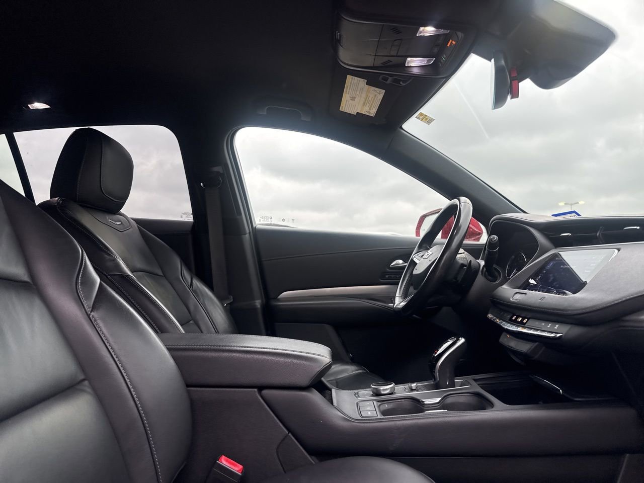 Used 2021 Cadillac XT4 Premium Luxury image 28