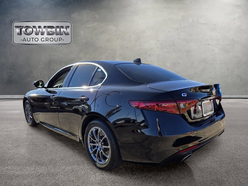 Used 2018 Alfa Romeo Giulia AWD image 6