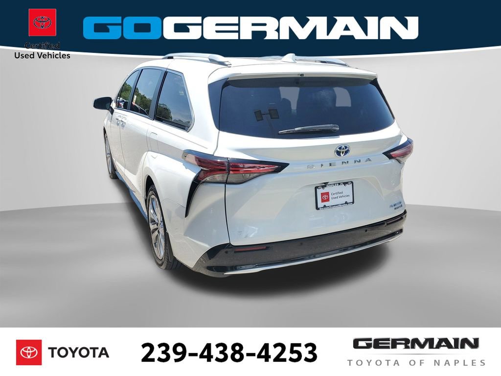 Used 2024 Toyota Sienna Platinum FWD image 9