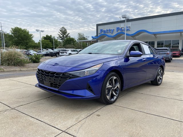 Used 2023 Hyundai Elantra SEL w/ Convenience Package FWD image 4