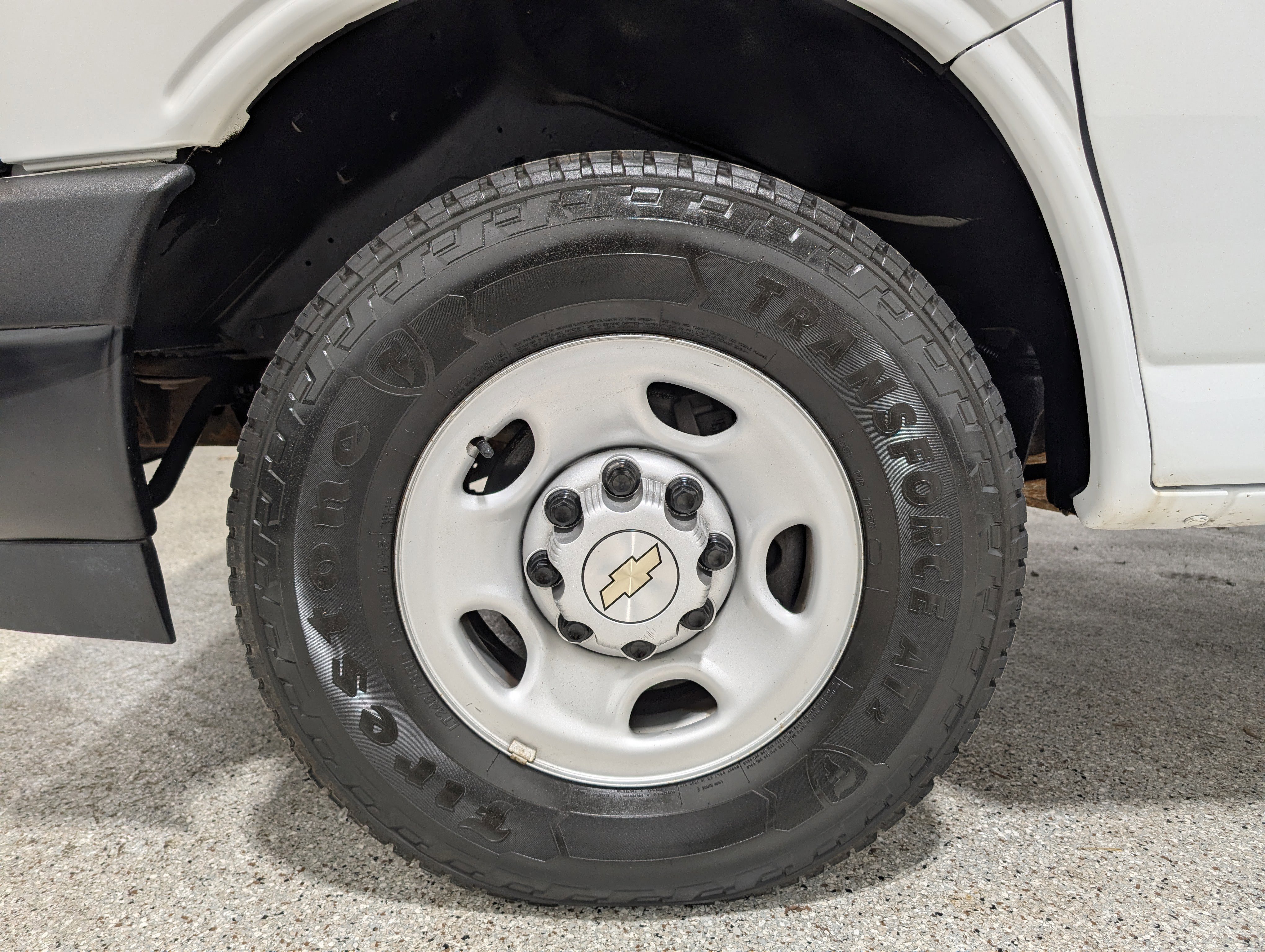 Used 2022 Chevrolet Express 3500 w/ Driver Convenience Package image 8