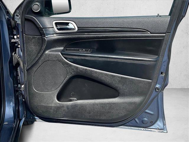 Used 2020 Jeep Grand Cherokee Limited image 19