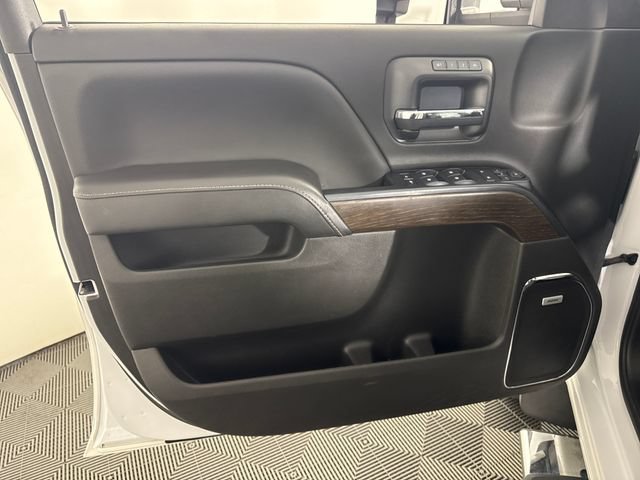 Used 2018 GMC Sierra 2500 Denali w/ Duramax Plus Package AWD/4WD image 31