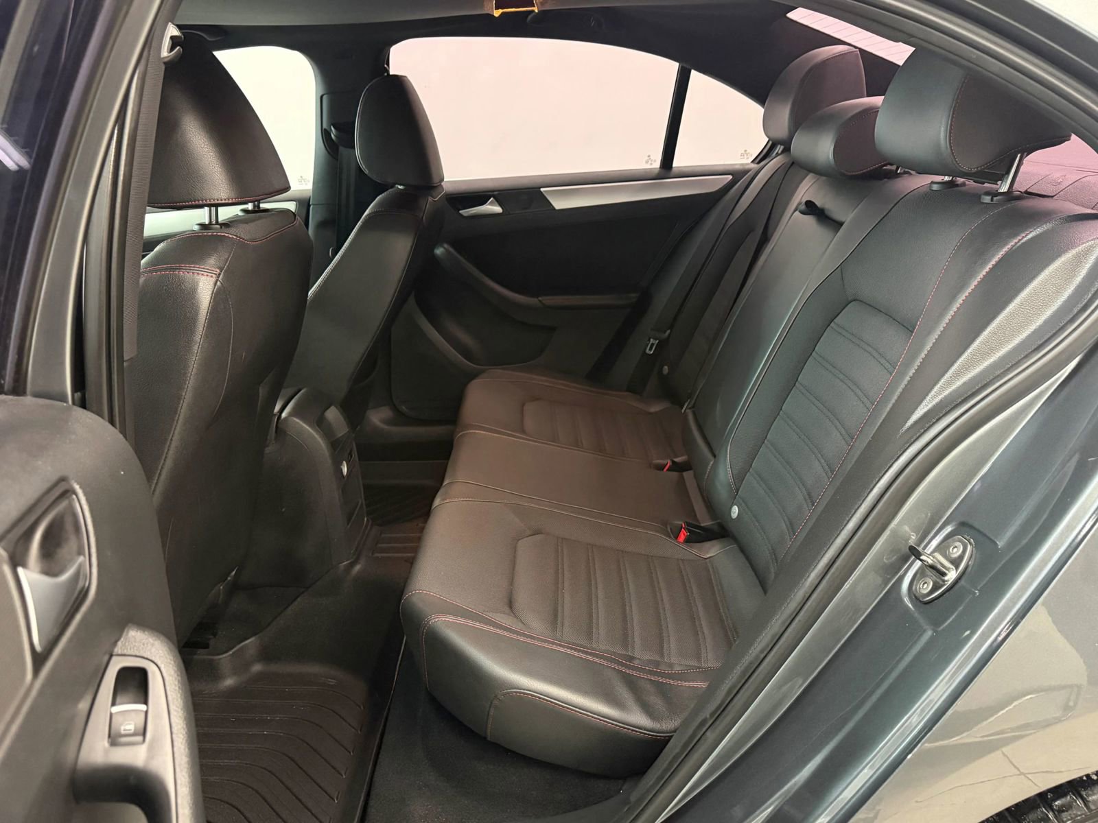 Used 2014 Volkswagen Jetta GLI image 18