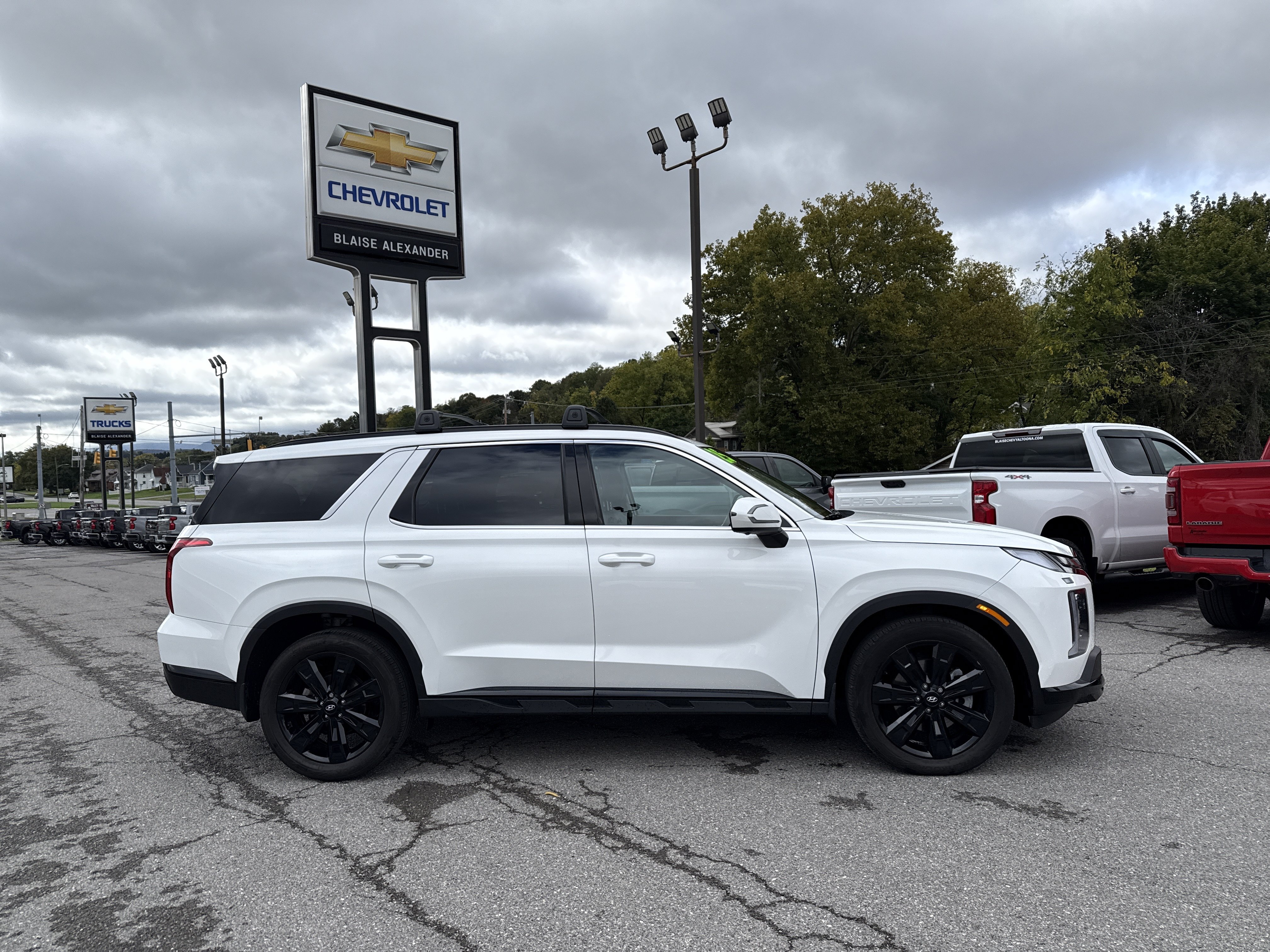 Used 2025 Hyundai Palisade XRT AWD/4WD image 2