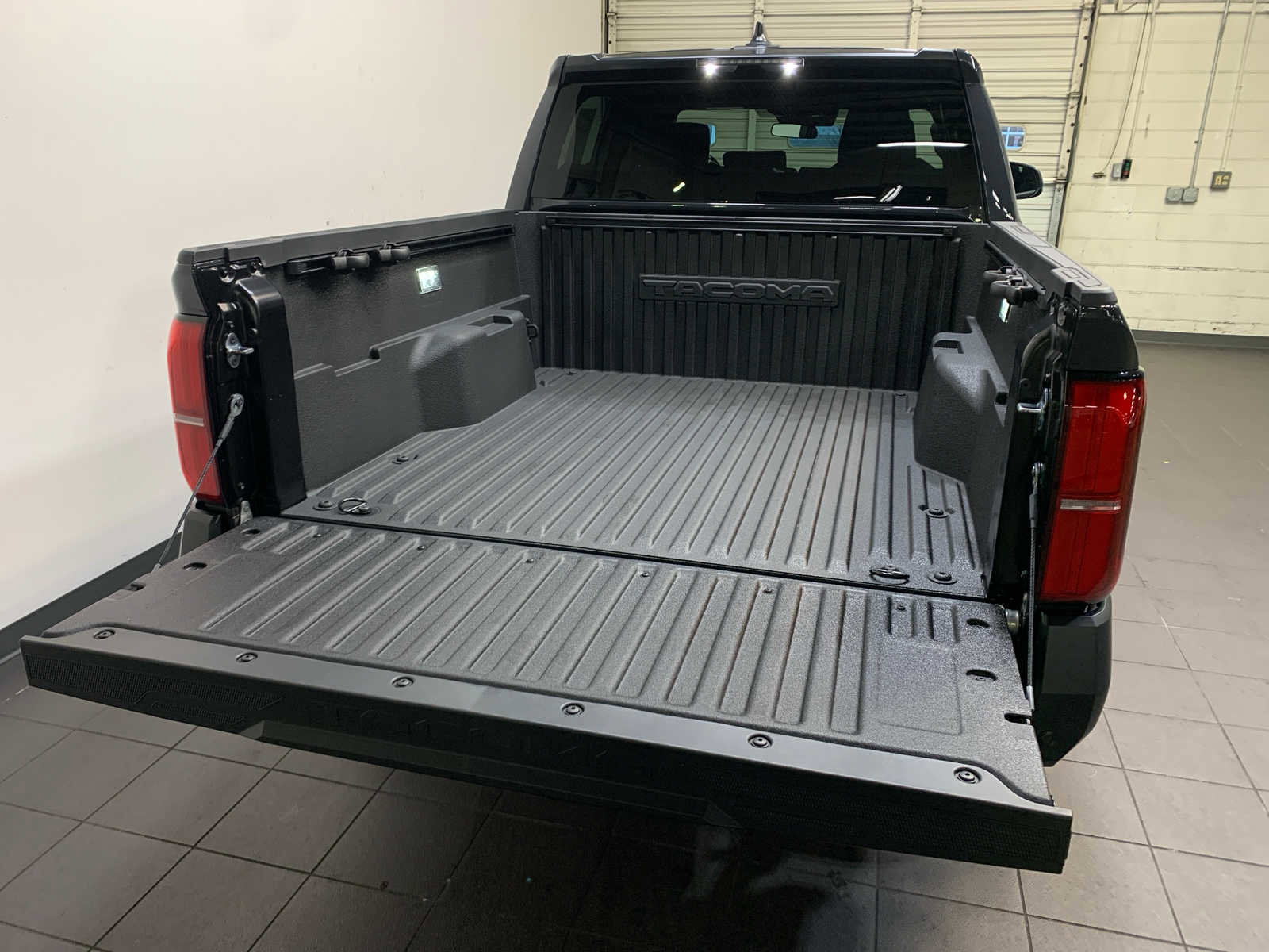 Used 2025 Toyota Tacoma SR w/ SR Upgrade Package image 11