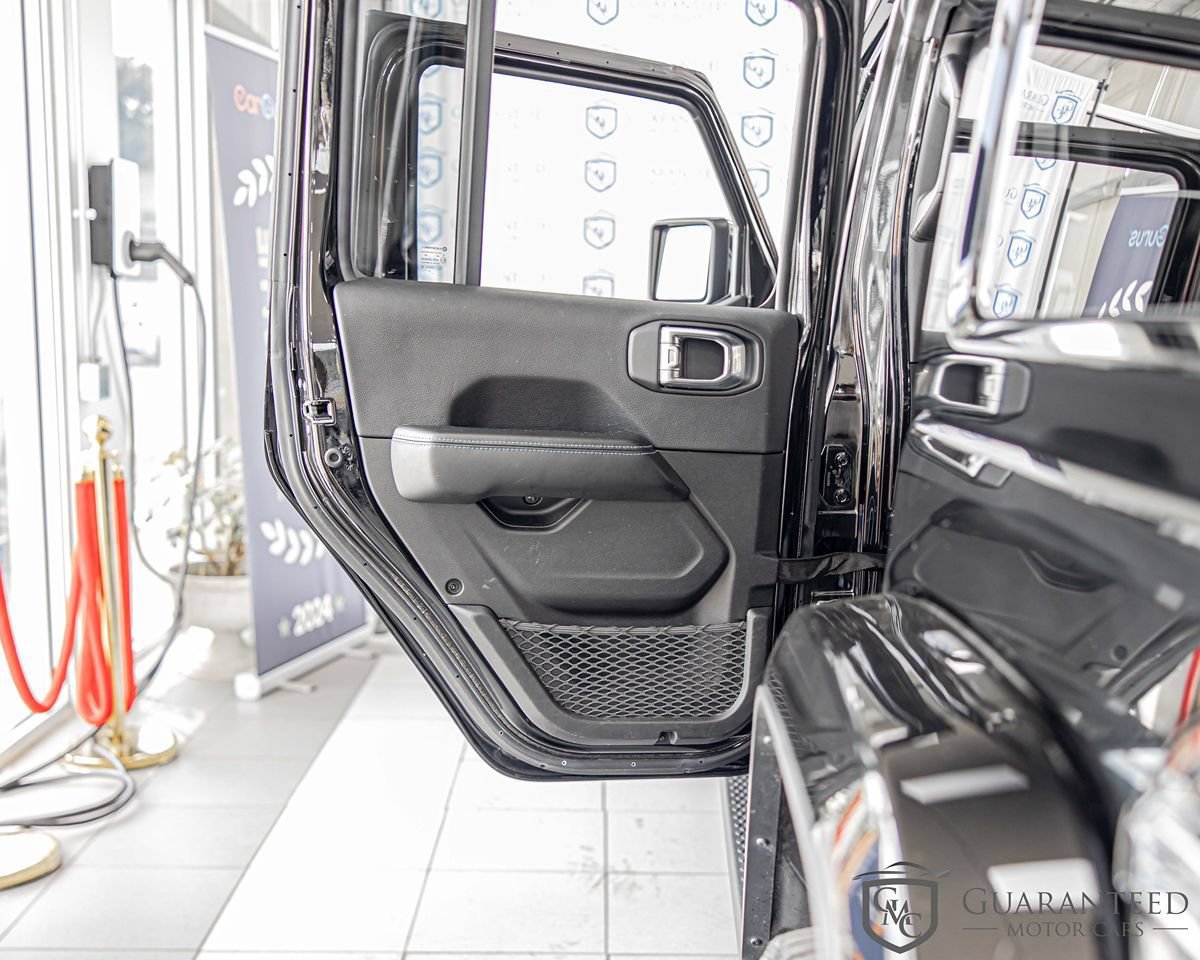 Used 2024 Jeep Wrangler High Altitude AWD/4WD image 30