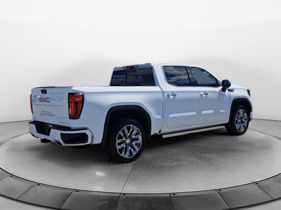 Used 2024 GMC Sierra 1500 Denali w/ Denali Reserve Package AWD/4WD image 7