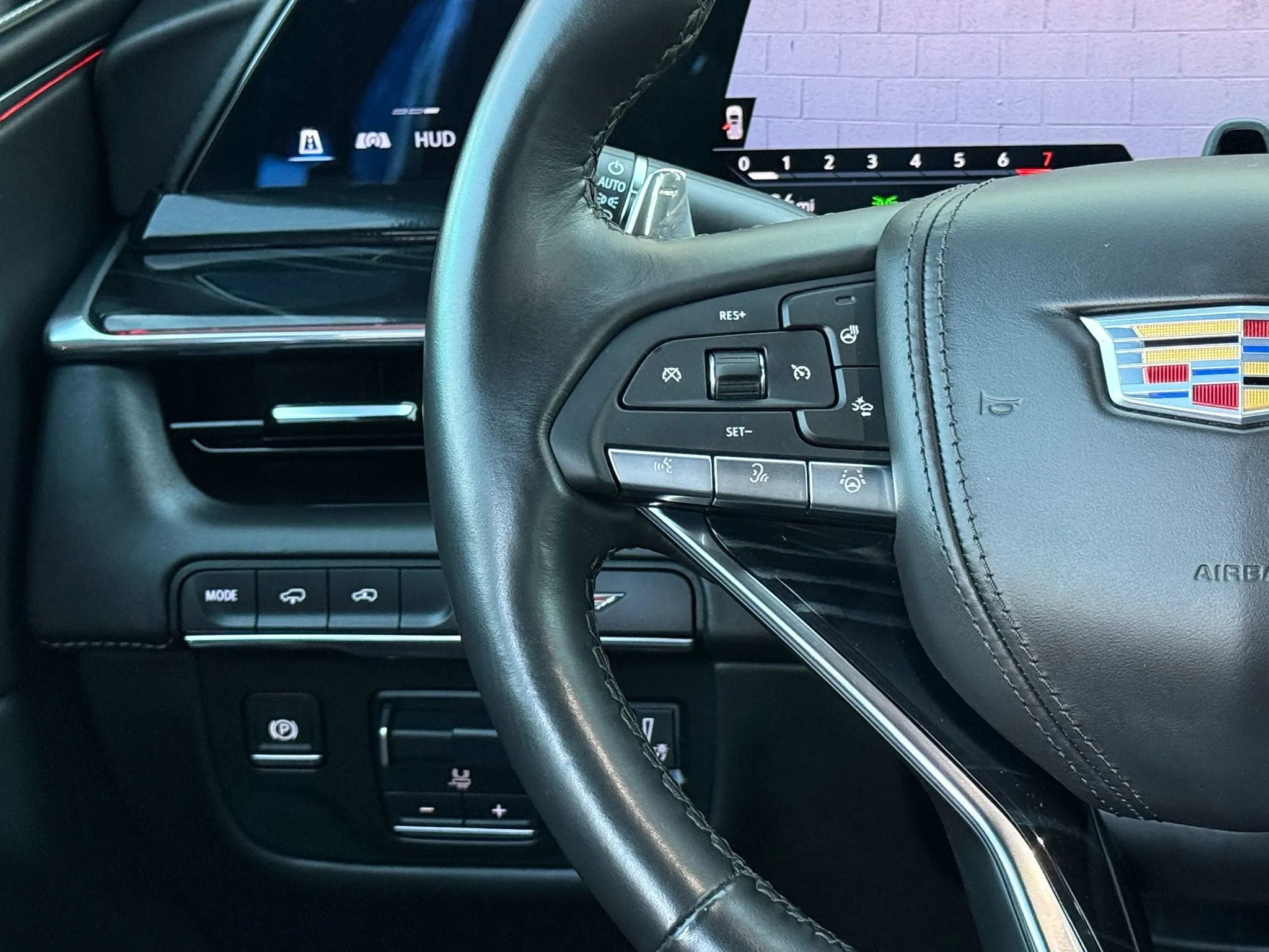 Used 2024 Cadillac Escalade ESV V image 41