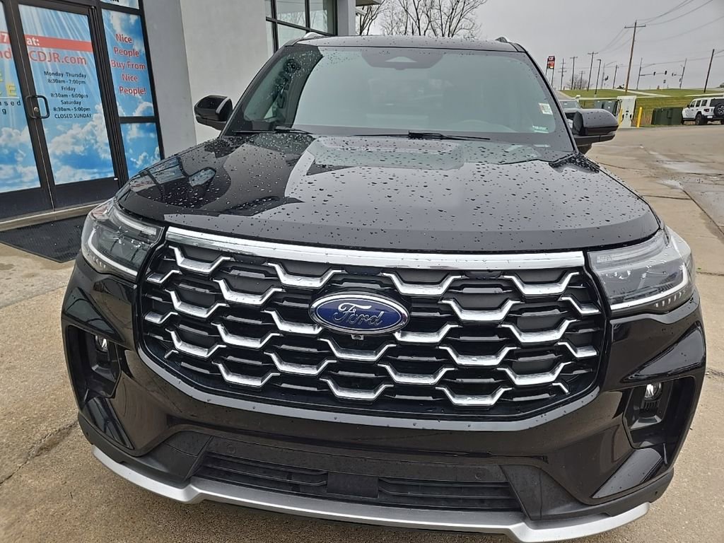 Used 2025 Ford Explorer Platinum w/ LUX Leather Package AWD/4WD image 16