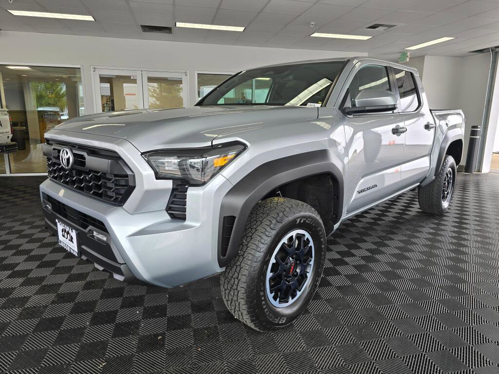 Used 2024 Toyota Tacoma TRD Off-Road AWD/4WD image 7