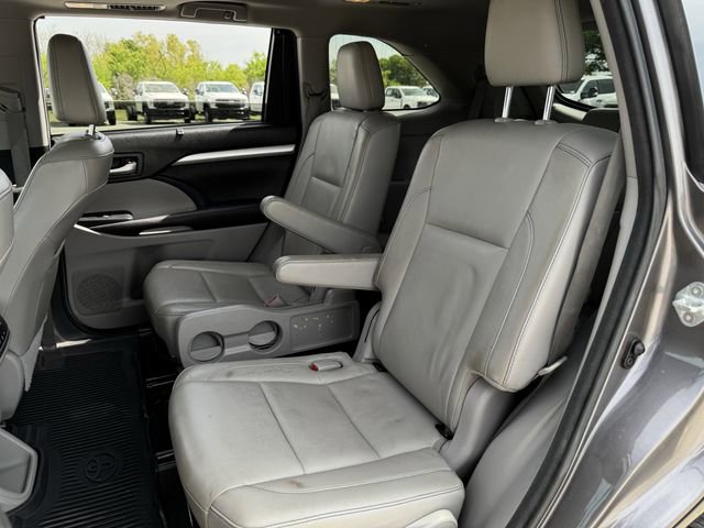 Used 2017 Toyota Highlander XLE image 29