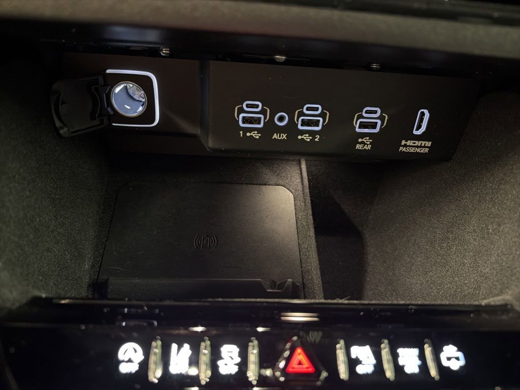 Used 2023 Jeep Wagoneer Series II AWD/4WD image 14