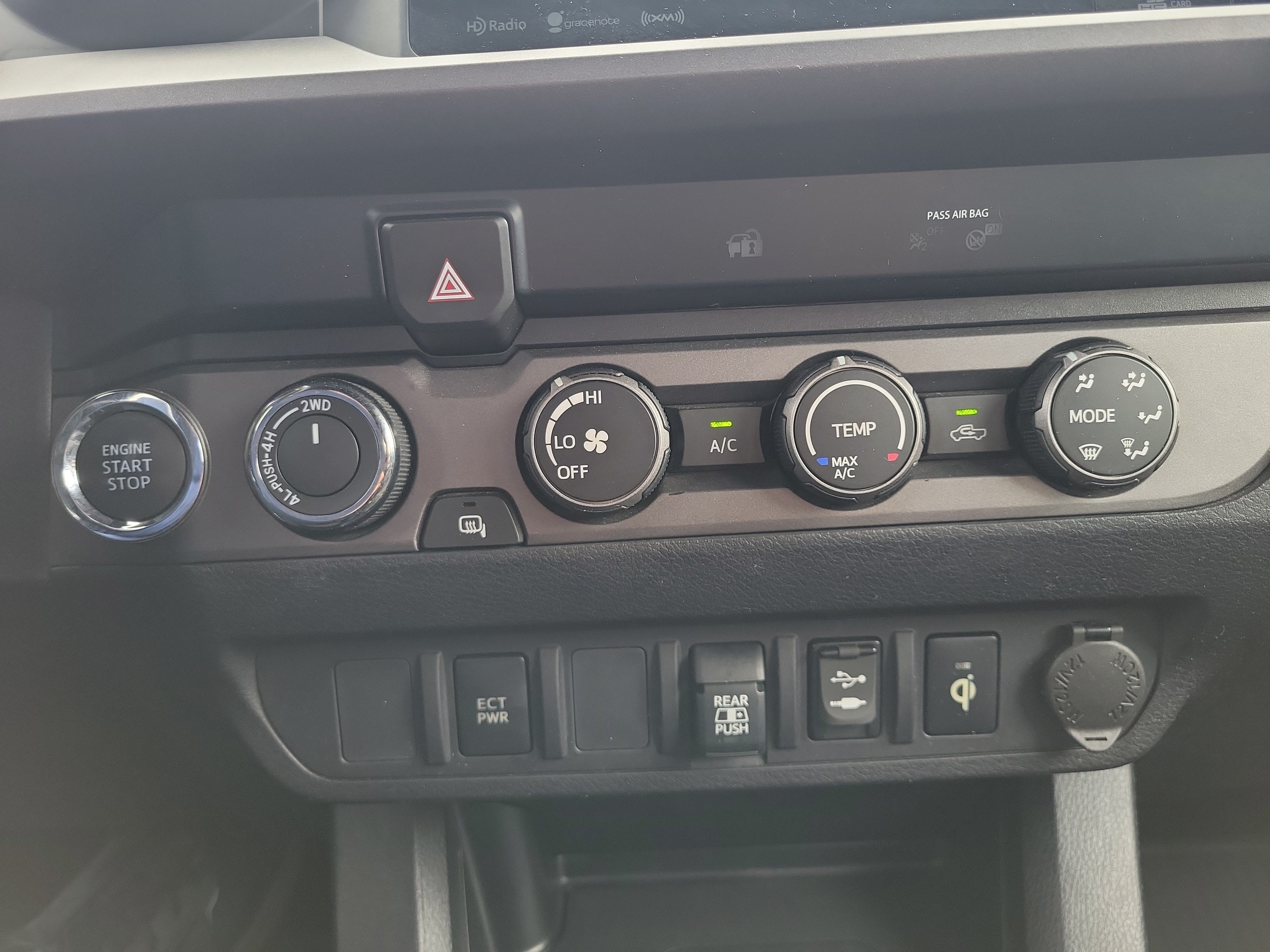 Used 2019 Toyota Tacoma TRD Sport AWD/4WD image 26