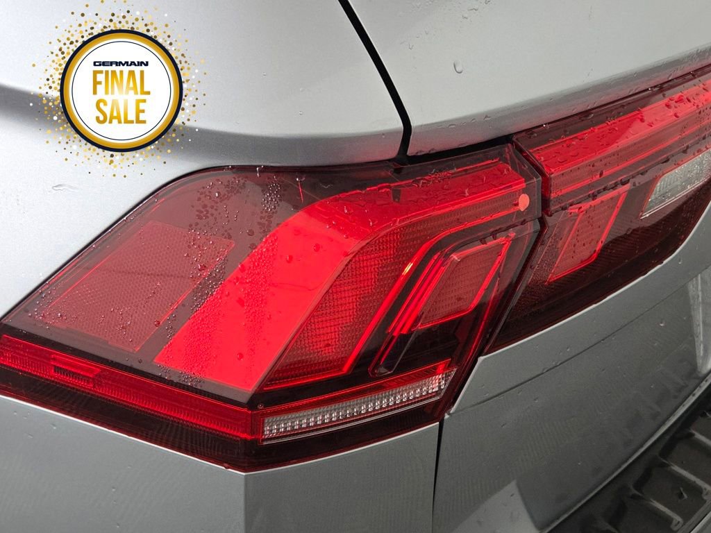 Used 2024 Volkswagen Tiguan SE R-Line image 13