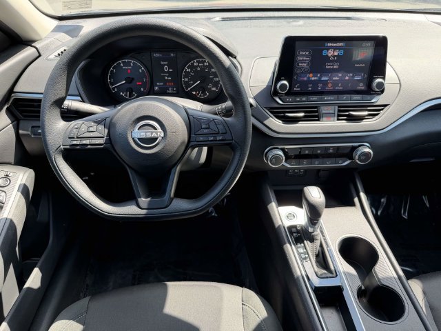Used 2025 Nissan Altima 2.5 S FWD image 3