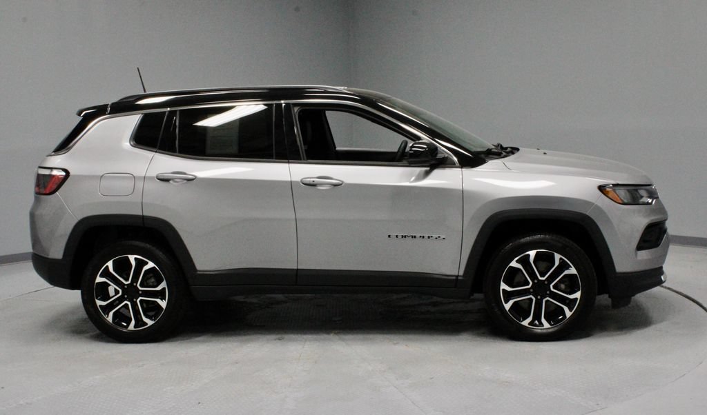 Used 2023 Jeep Compass Limited AWD/4WD image 12