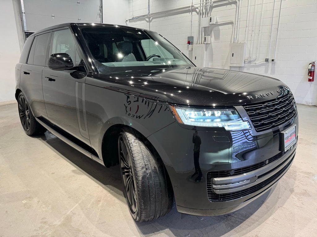 Used 2024 Land Rover Range Rover SE image 3