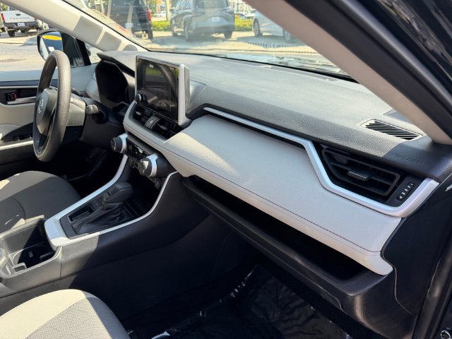 Certified 2025 Toyota RAV4 XLE FWD image 18