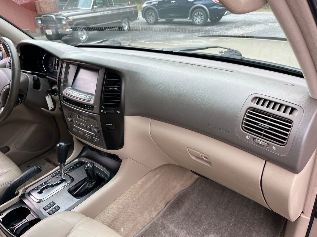 Used 2006 Toyota Land Cruiser image 65