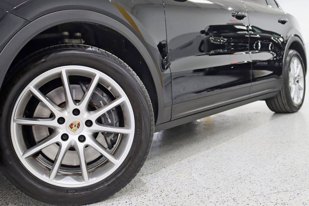 Used 2023 Porsche Cayenne image 4