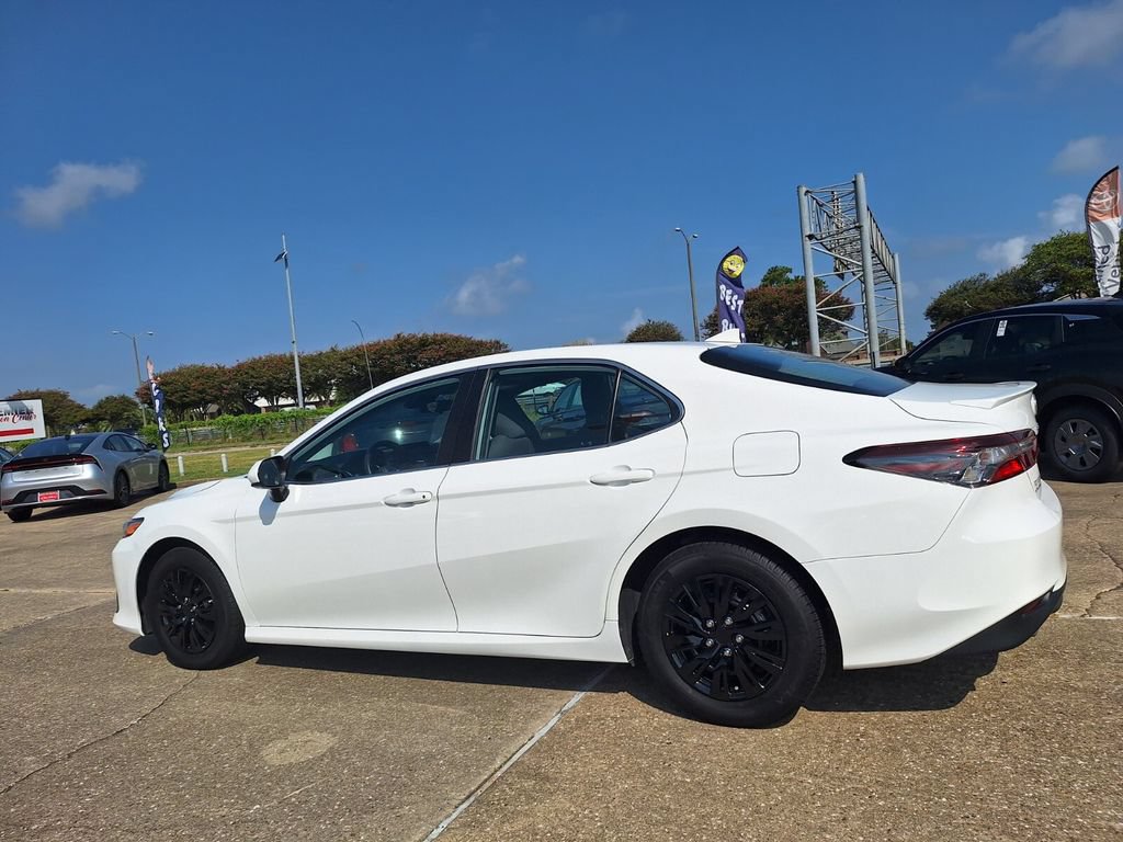 Used 2024 Toyota Camry LE FWD image 7