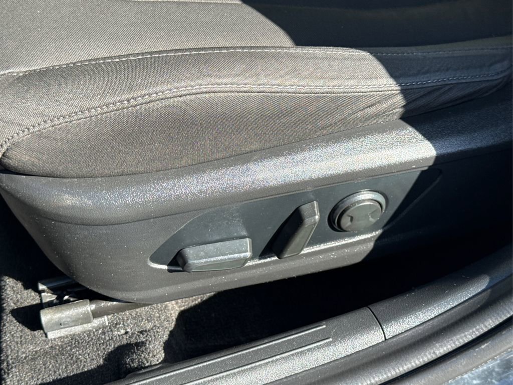 Used 2021 Hyundai Elantra SEL w/ Convenience + Premium Package image 32