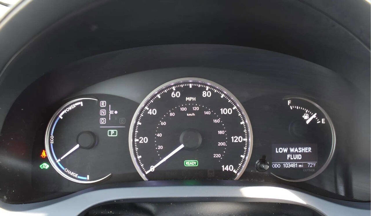 Used 2017 Lexus CT 200h image 25