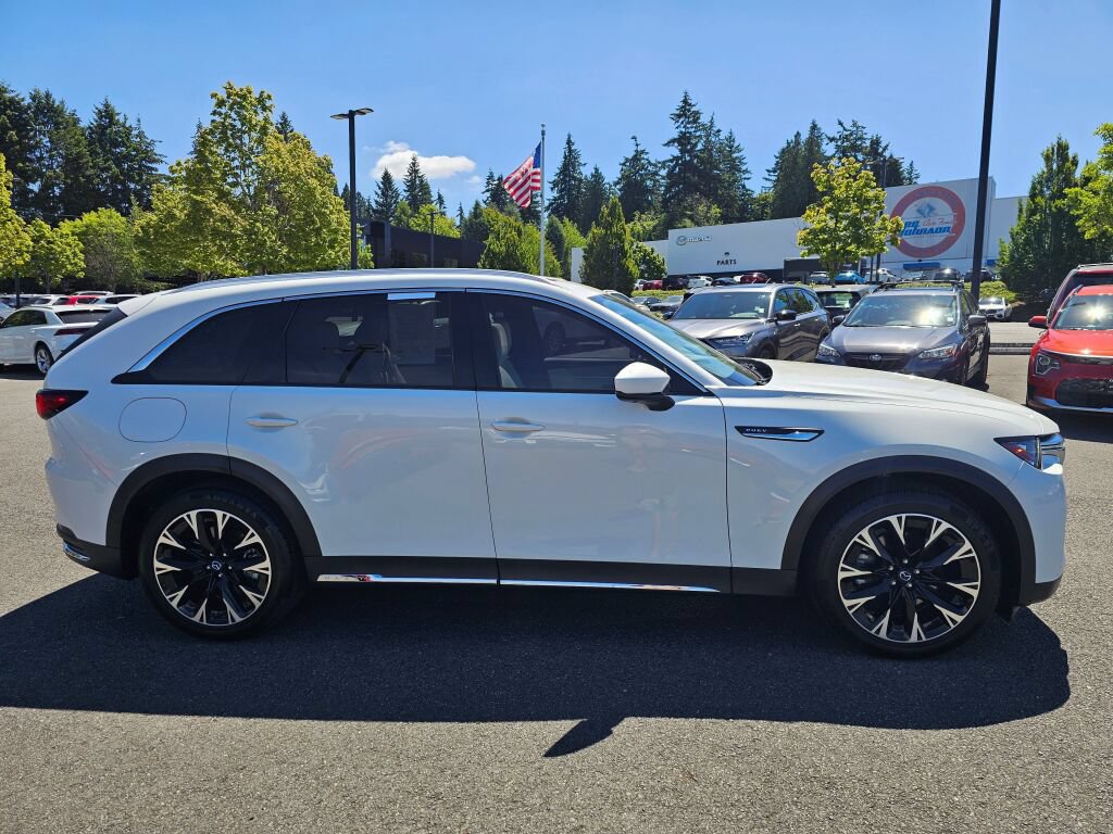 Certified 2024 MAZDA CX-90 Plug-In Hybrid w/ Premium Plus AWD/4WD image 4