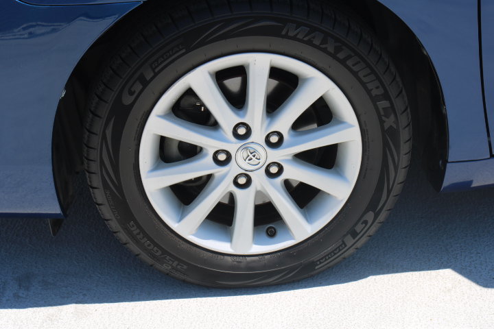 Used 2011 Toyota Camry XLE w/ XLE Extra-Value Pkg #2 FWD image 9