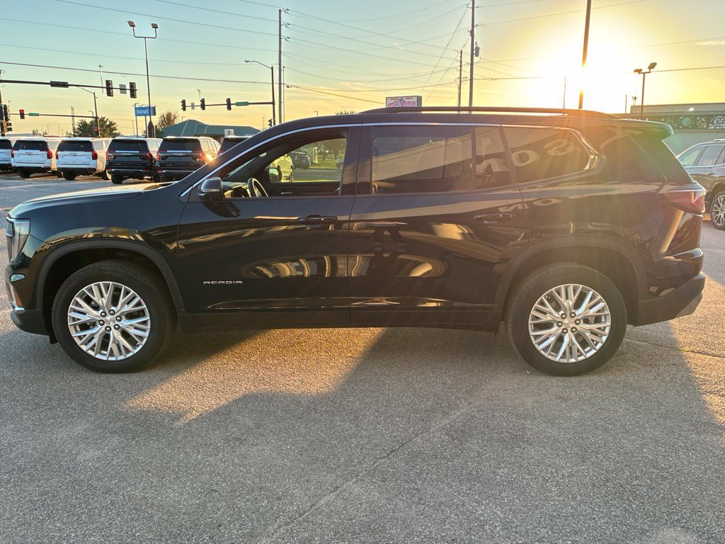 Used 2026 GMC Acadia Elevation w/ Elevation Premium Package FWD image 5
