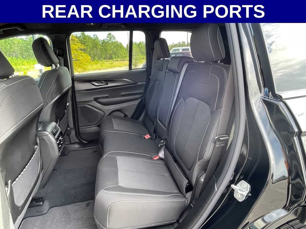 New 2026 Jeep Grand Cherokee Laredo RWD image 12