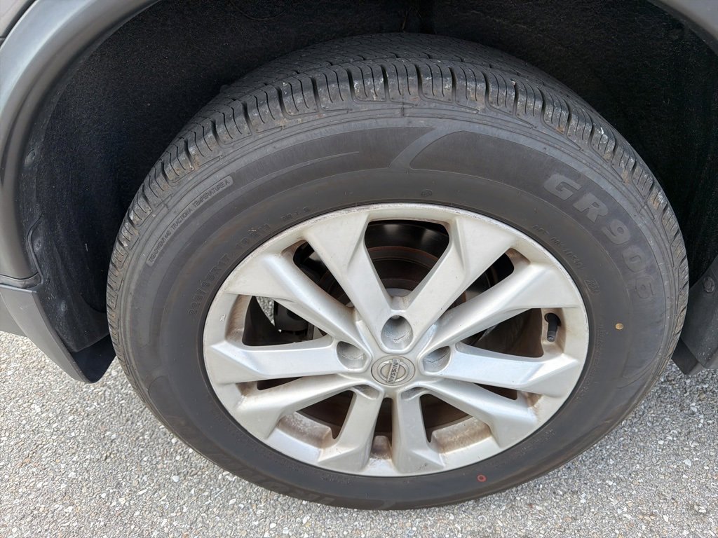 Used 2016 Nissan Rogue SV image 8