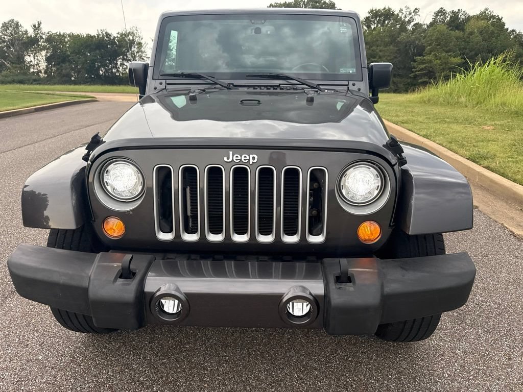 Used 2017 Jeep Wrangler Unlimited Sahara w/ Dual Top Group AWD/4WD image 5