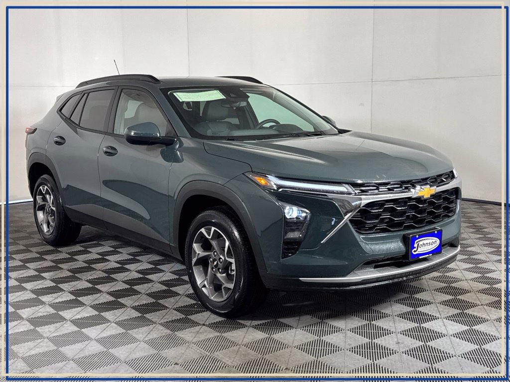 New 2026 Chevrolet Trax LT w/ Driver Confidence Package FWD image 4