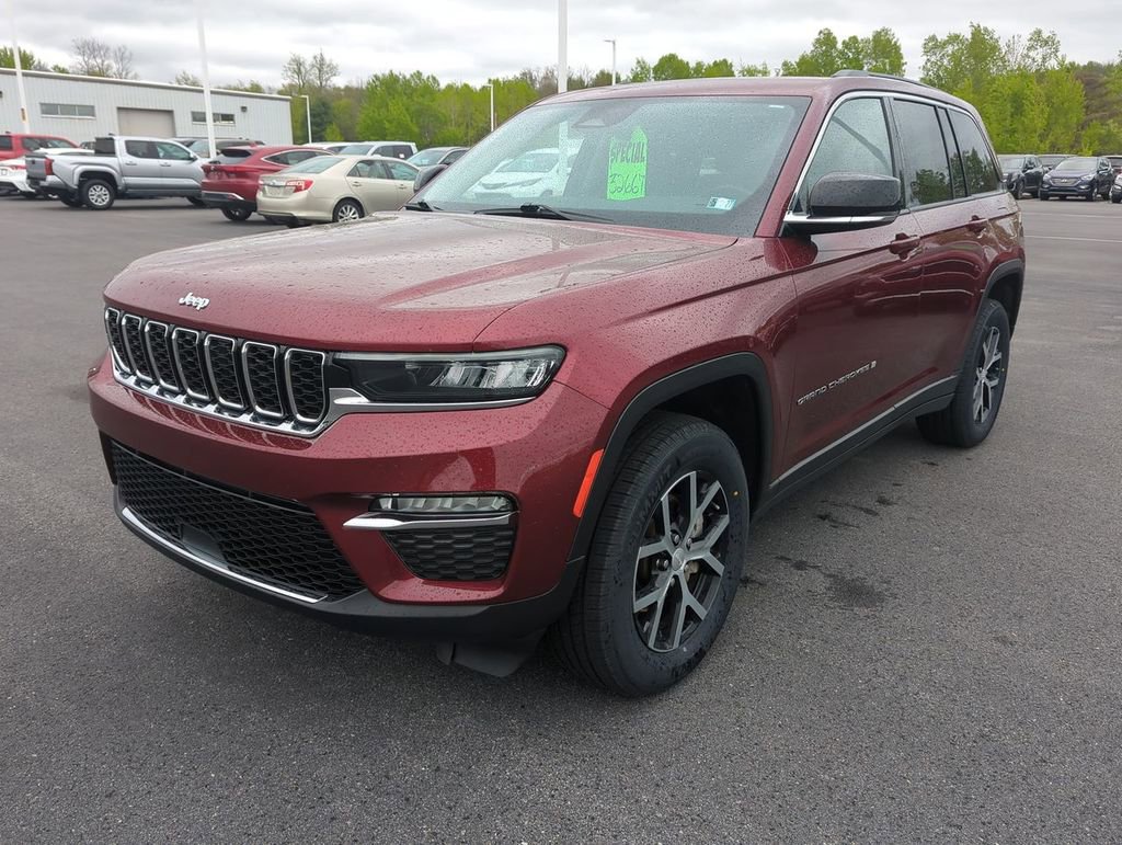 Used 2023 Jeep Grand Cherokee Limited AWD/4WD image 4