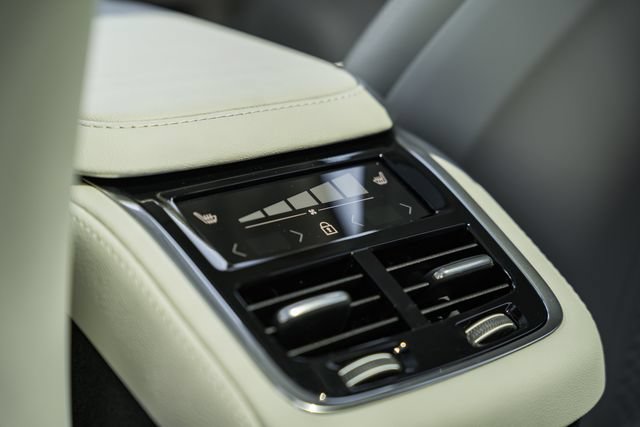 New 2026 Volvo XC90 B6 Ultra AWD/4WD image 33