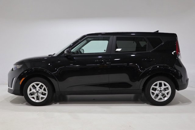 Used 2025 Kia Soul LX w/ LX Technology Package FWD image 4