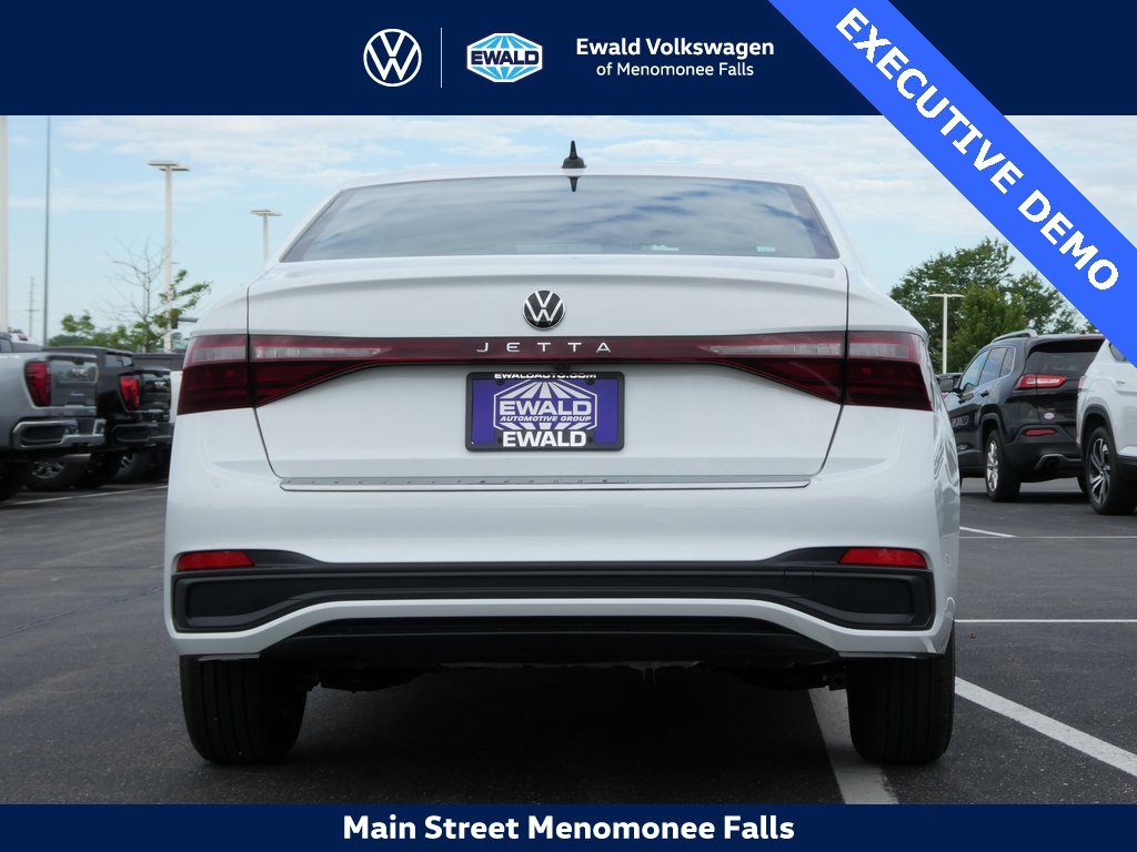 Certified 2025 Volkswagen Jetta S image 29