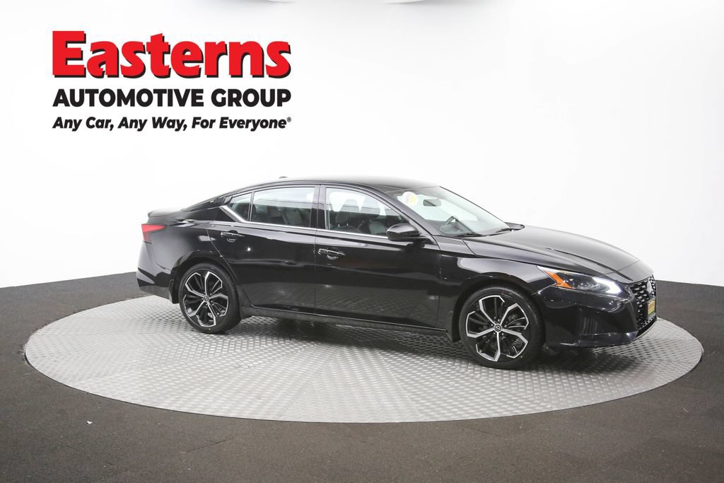 Used 2025 Nissan Altima 2.5 SR FWD image 43