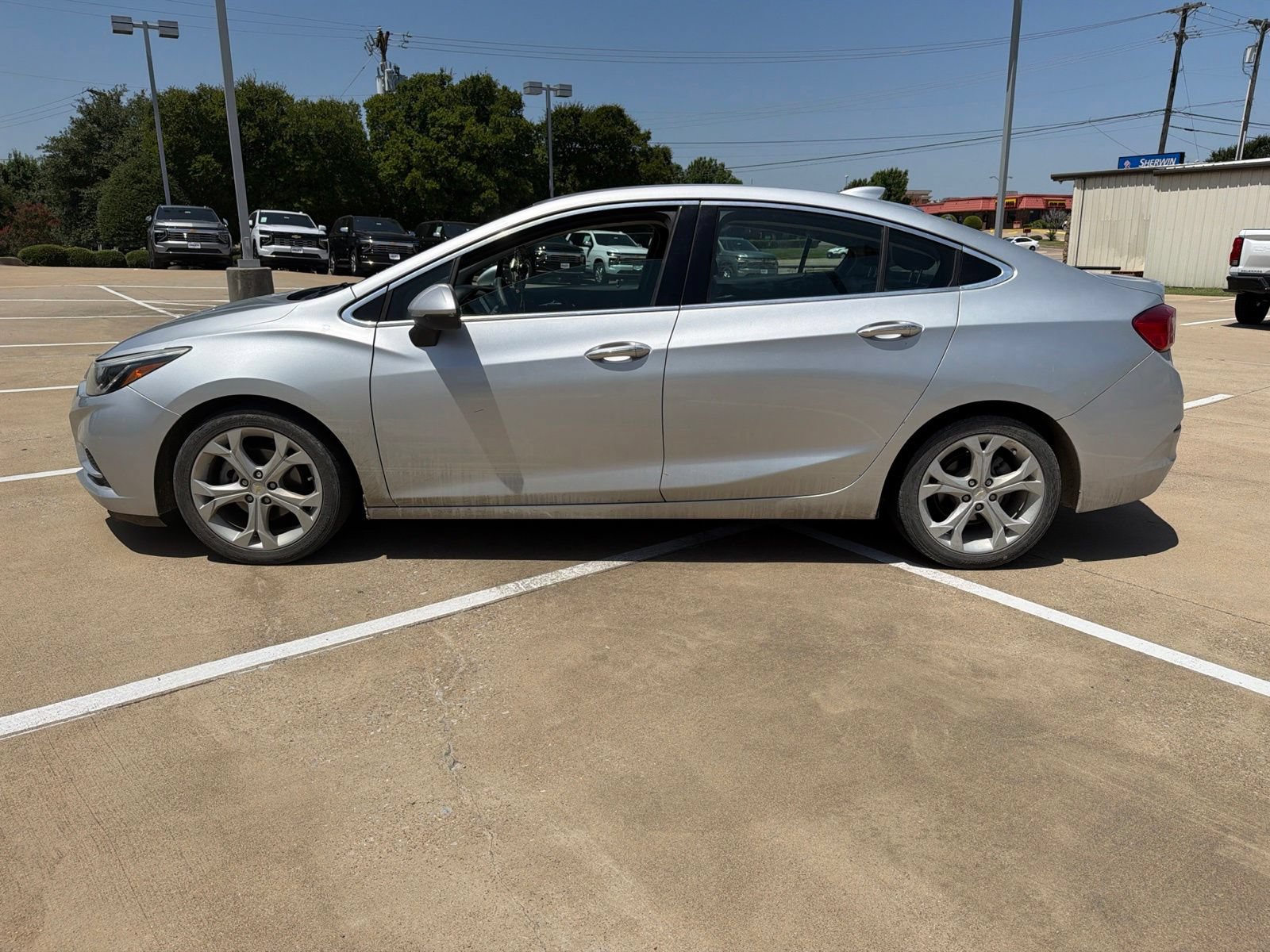 Used 2018 Chevrolet Cruze Premier FWD image 2