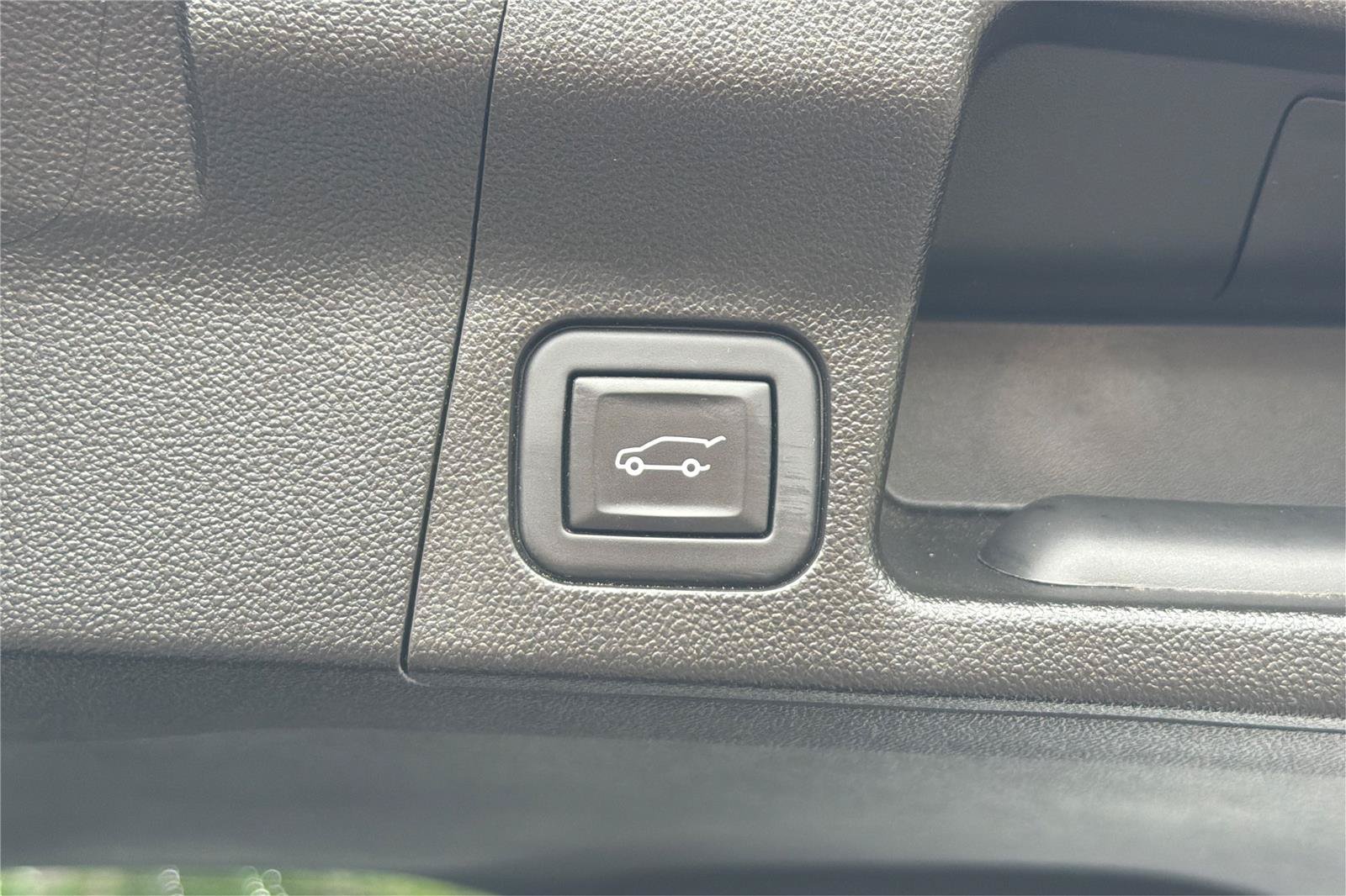 Used 2023 GMC Acadia AT4 w/ Technology Package AWD/4WD image 32