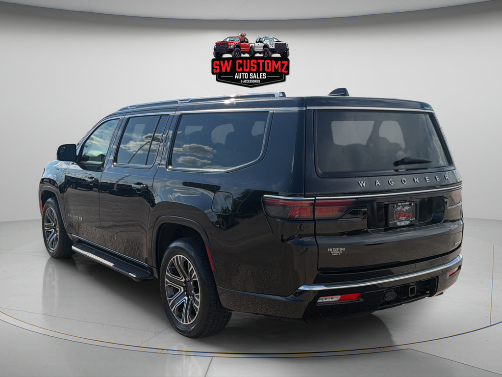 Used 2024 Jeep Wagoneer L Series II RWD image 5
