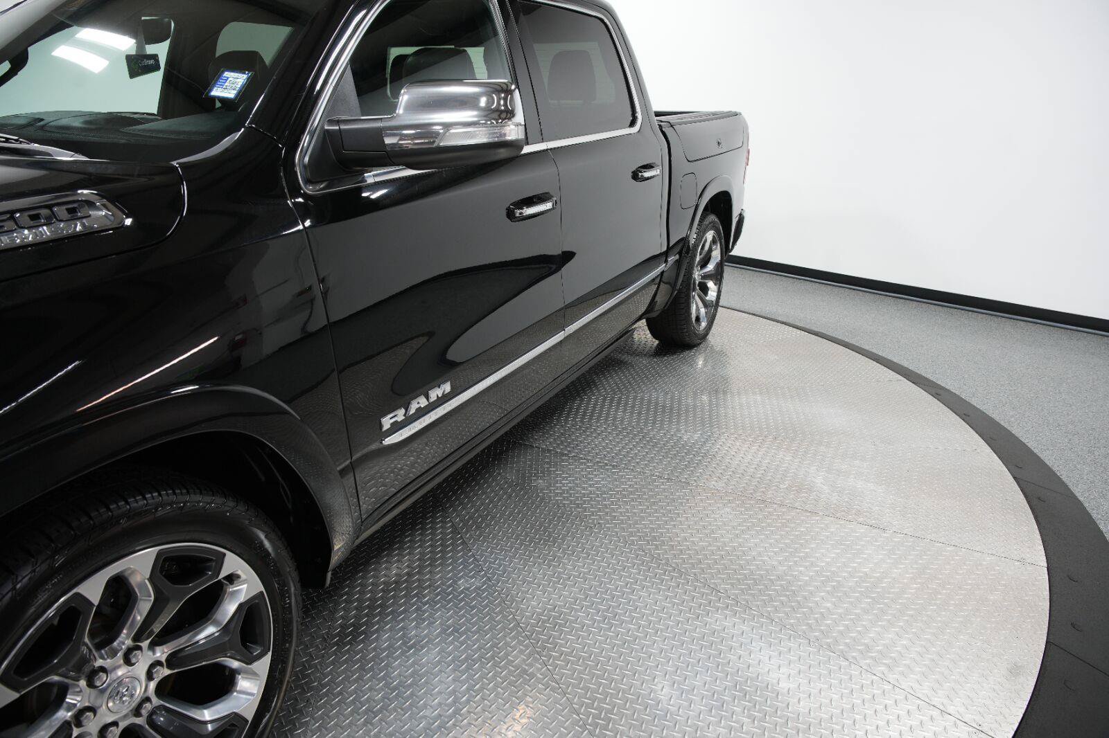 Used 2019 RAM 1500 Limited AWD/4WD image 7